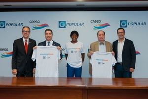 Banco Popular firma a la medallista olímpica Marileidy Paulino