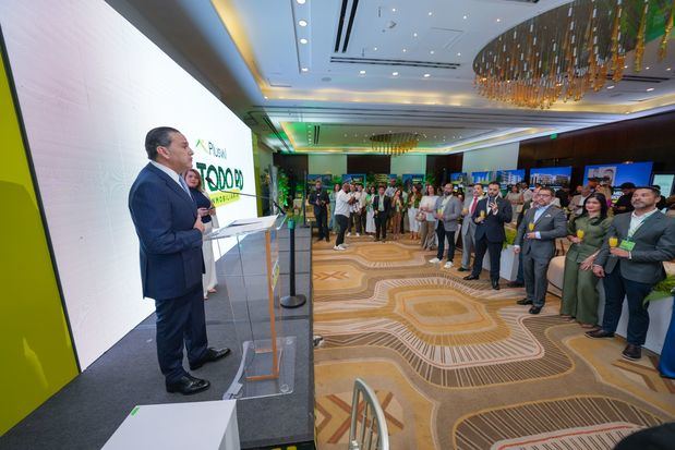 Leonte Brea, vicepresidente del Área de Negocios Zona Metro Oeste y Canales Comerciales.