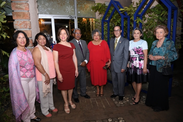 Miembros de la Sociedad Dominicana de Orquideología (SDO) y el Jardín Botánico Nacional Dr. Rafael M. Moscoso (JBN).