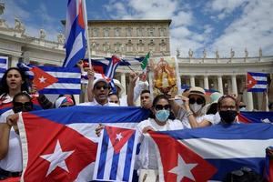 El papa llama al "diálogo y la solidaridad" en Cuba