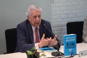 Vargas Llosa pide esperar decisión de jurado electoral en comicios peruanos