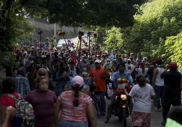  Cientos de personas desafiaron este sábado a la Iglesia católica y a la pandemia en Nicaragua, al realizar una fiesta pagana en sustitución de la celebración popular en honor de Santo Domingo de Guzmán.