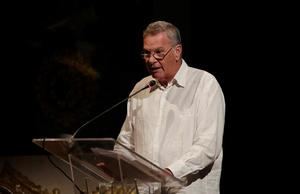 El director de la junta directiva del Festival Internacional de Cine de Cartagena de Indias, FICCI, Hernán Piñeres habla este martes durante la inauguración del festival en Cartagena de Indias (Colombia).