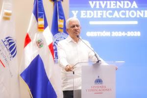 Ricardo de los Santos destaca la importancia de la educación superior en Cotuí