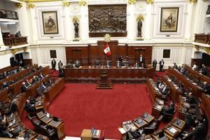 El Congreso de Perú ratifica una ley que limita facultades del presidente