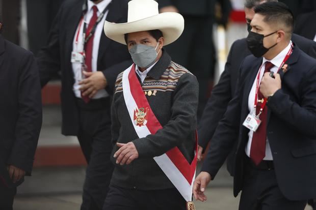 El presidente de Perú, Pedro Castillo (c), en una fotografía de archivo.
