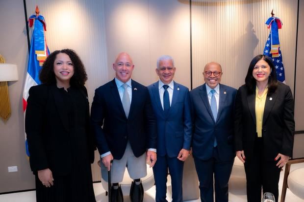 Congreso Nacional recibe delegación de congresistas estadounidenses