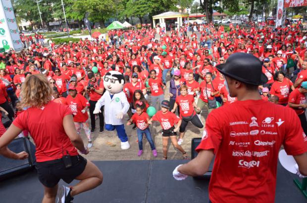 La caminata incluyó actividades deportivas complementarias 