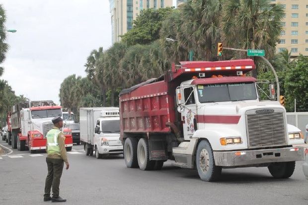 Inician fiscalización de camiones que transiten por zona restringida en DN.