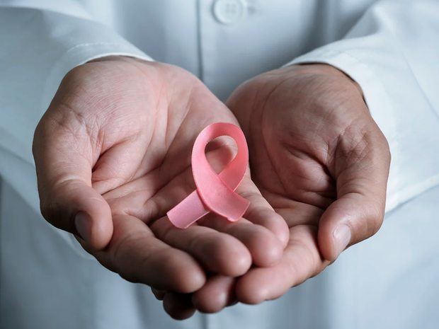 ARAPF destaca importancia de diagnóstico temprano de cáncer de mama en hombres.