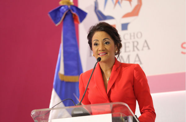 Primera Dama Candida Montilla de Medina