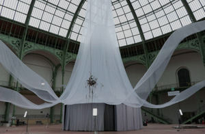 El Grand Palais de París expone el arte "monumental" de la multidisciplinar Laure Prouvost