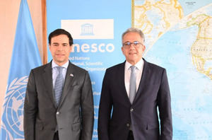 Ministro de Cultura sostiene encuentro estratégico con el director general de la Unesco.