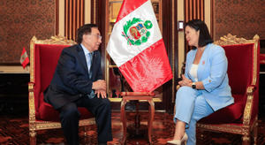 Keiko Fujimori se reúne en Palacio de Gobierno con el presidente interino de Perú