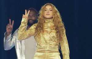 'Dai Dai' de Shakira y el nuevo disco de Gracie Abrams tientan los tronos de Quevedo