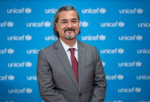 Carlos Carrera.