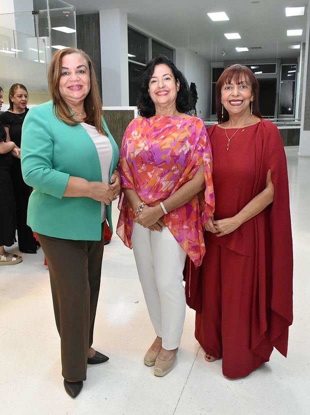 Carmen Vanesa Reyes, Delgis Díaz, Elizabeth Martínez.