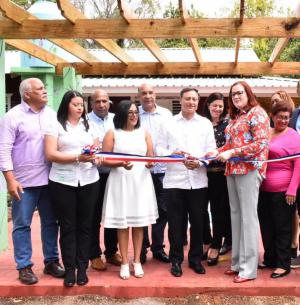 Inauguran Casa de la Mujer en Salcedo contra violencia de género