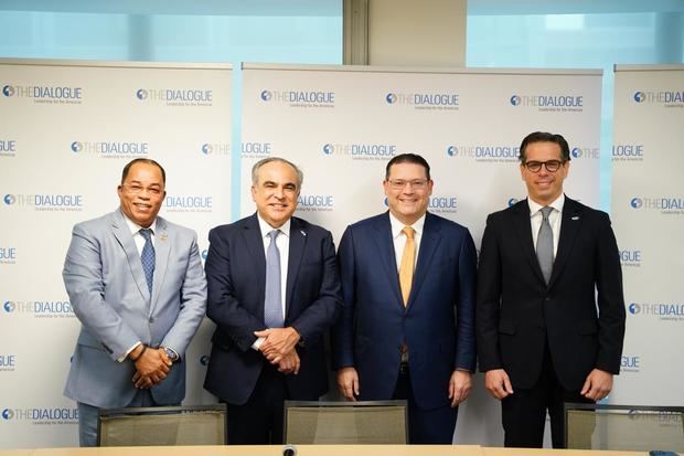 Catalino Correa Hiciano, Juan Celso Marranzini, Yayo Sanz Lovatón y César Dargam.