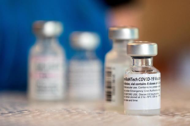 La variante delta del coronavirus está generando una grave alarma en América por su facilidad de contagio y propagación sobre todo en EE.UU., que alcanzó cifras de récord, y México, que sufre una tercera ola.