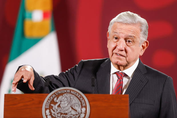 El presidente de México, Andrés Manuel López Obrador, habla durante una rueda de prensa en el Palacio Nacional, en Ciudad de México (México).
