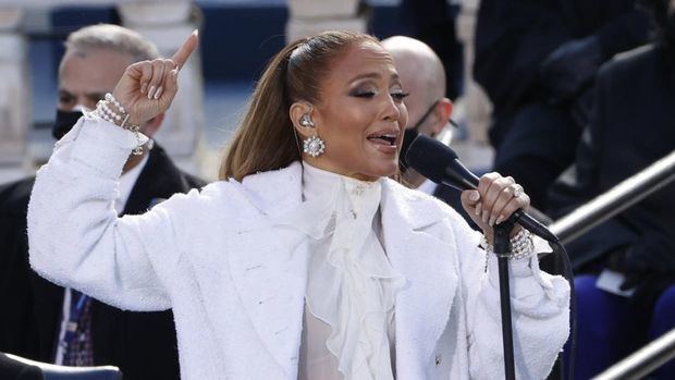 JLo deslumbra en la ceremonia de investidura del nuevo presidente de Estados Unidos Joe Biden.