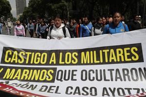Padres de 43 desaparecidos de Ayotzinapa reclaman responsabilidades en México