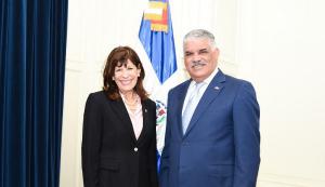 Canciller Miguel Vargas aborda temas de interés común con embajadora estadounidense