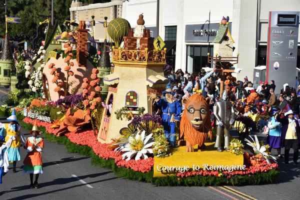 Un buen número de talentosas personalidades latinas marcharon este miércoles en la edición 131 del multitudinario Desfile de las Rosas, en Pasadena (California),