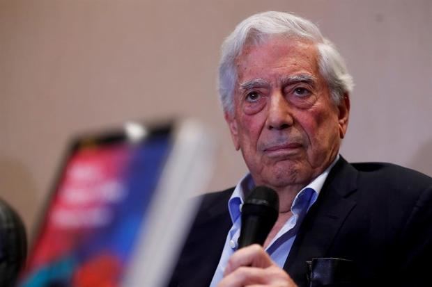 El escritor peruano y premio Nobel de Literatura 2010, Mario Vargas Llosa.