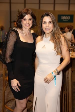 Cecilia Carballo de Álvarez y Laura Hernández de Bou.