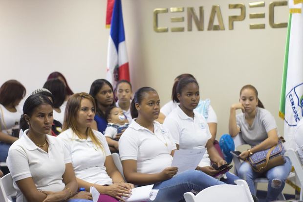 Adolescentes invitadas a las charlas.