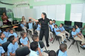 Dictan charla sobre bullying en escuela de barrio La Puya 