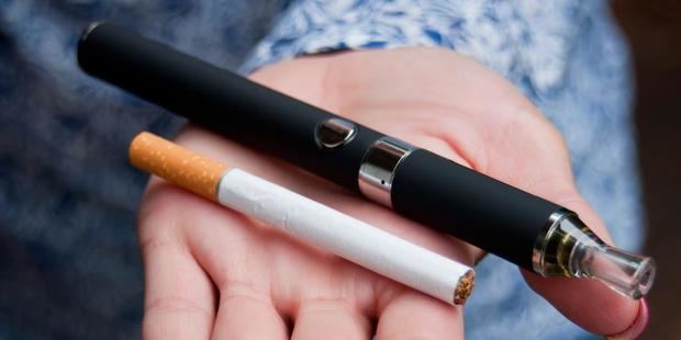 Nueva York ilegaliza los saborizantes de los cigarrillos electrónicos.