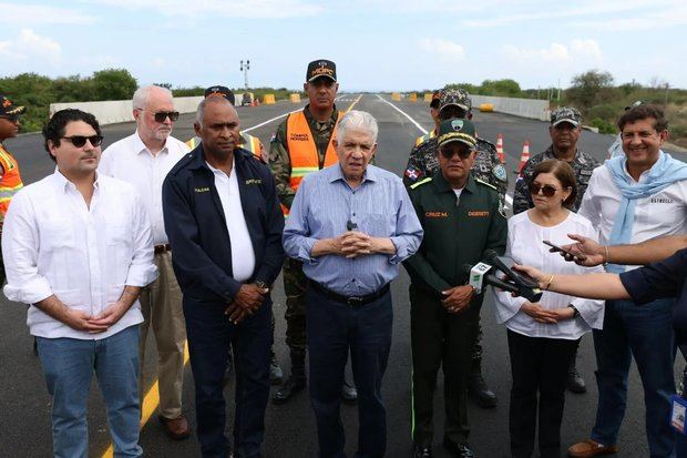 Apertura temporal de la av. Circunvalación de Baní