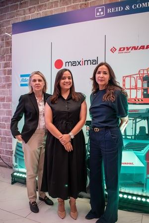 Clara Reid, Mercilina Reyes y Diana Ramos.