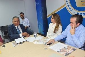 Coalici&#243;n Democr&#225;tica entrega documento a c&#250;pula del PRM 