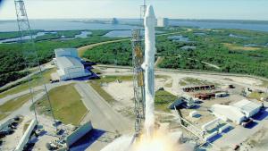 Costa Rica celebra el lanzamiento del primer satélite centroamericano
