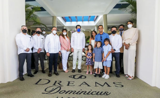 David Collado saluda reapertura del hotel Dreams Dominicus.