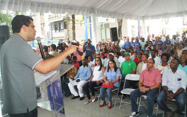 Alcalde Collado durante la inauguración