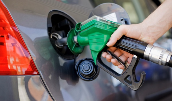 Gobierno detiene aumentos de todos los combustibles