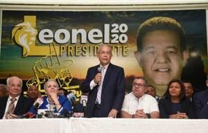 Renunciaron 87 miembros del Comité Central del PLD para seguir a Leonel
 