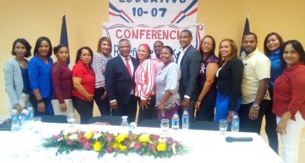 Participantes de la conferencia. 