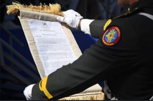 Entre ceremonias y reclamos celebran el 174 aniversario de la Constitución