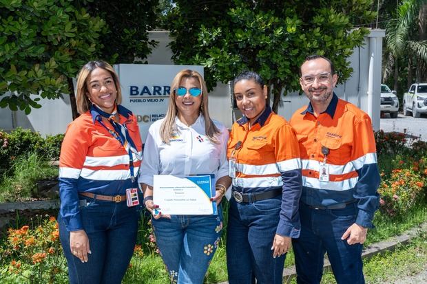 Barrick Pueblo Viejo reconoce la gestión social de empresas contratistas.