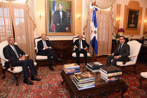 Presidente Medina recibe a nuevo representante del BID en el país
