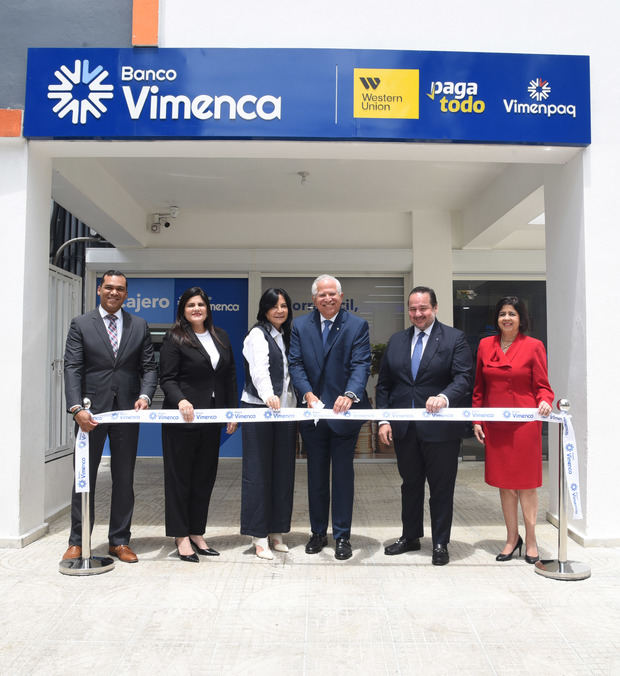 Daniel Malena, María Curiel, Orietta Read de Méndez, Víctor Virgilio Méndez Saba, Jesús Cornejo y Tania Ares.