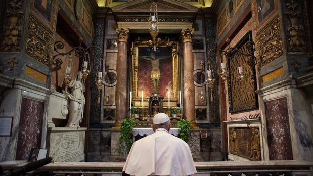 La Iglesia caólica pide combatir las pandemias de la mentira y la violencia.