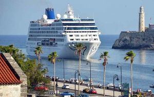 El Gobierno cubano atribuye el descenso de visitas en particular a la prohibición de los cruceros.