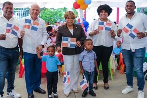 En un ambiente de entusiasmo y compromiso, estudiantes, docentes, personal administrativo, padres de familia e invitados especiales se reunieron en el CTC